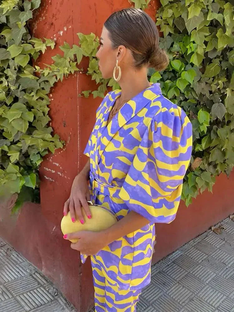 Elise Nevers | Women's Complete Modern and Impressive Ensemble