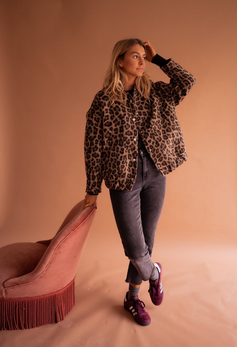 Renee Lacroix | Women's Oversized Leopard Print Snap-Button Quilted Jacket